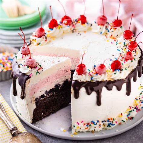 Cake by cakesbyilu